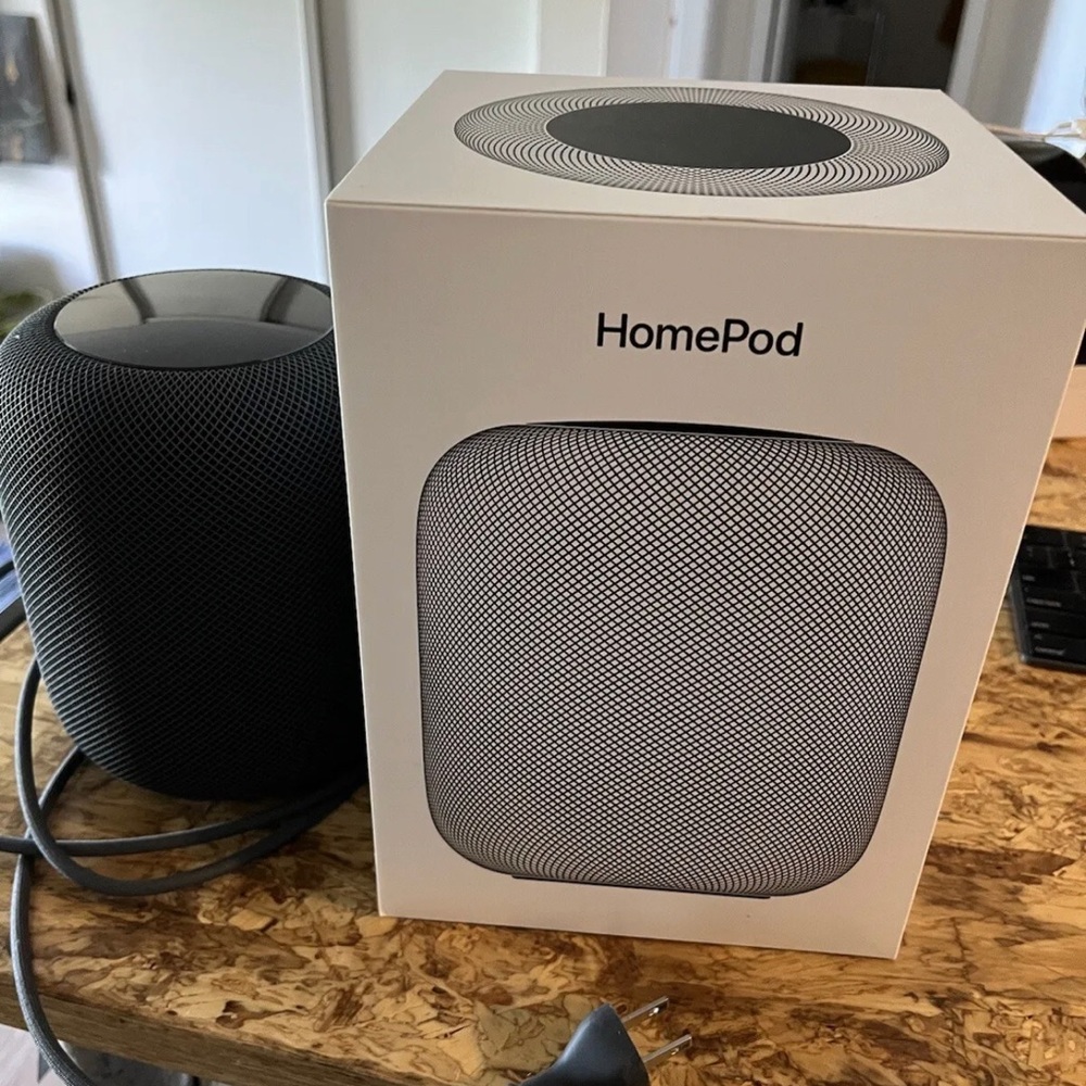 Apple HomePod Large Smart Speaker - Gray Bluetooth Speaker home pod Wi-Fi